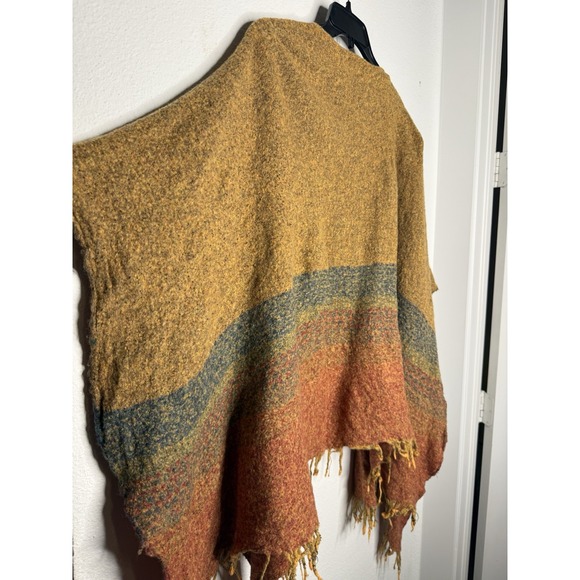 Celtic Kerry Woollen Mills Irish Wool Ruana Wrap Mustard Fringe Made in Ireland - Picture 9 of 9